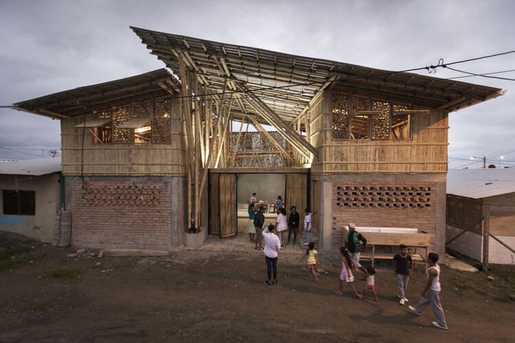 Legacy in Matter: Material Traditions in South American Architecture - Image 2 of 17