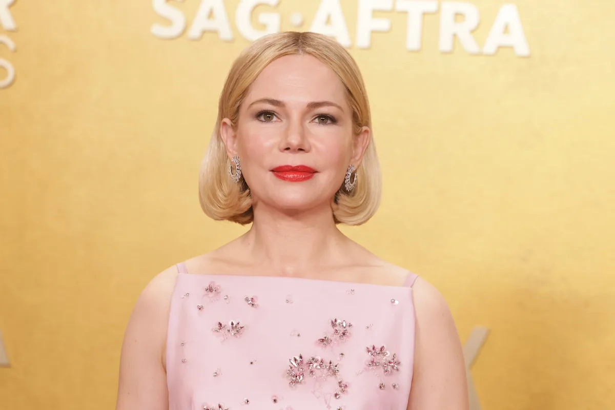 Michelle Williams reflects on James Van Der Beek's death