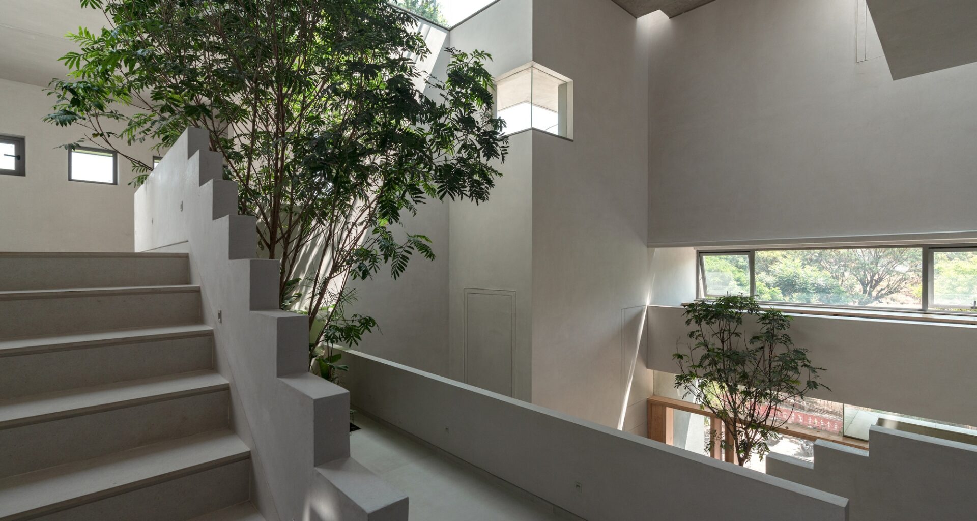 Stepped Well House / A Threshold