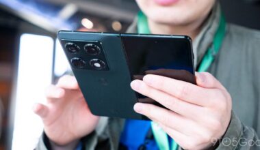 Gorilla Glass Ceramic 3 survives years of drops, starts on Razr Fold