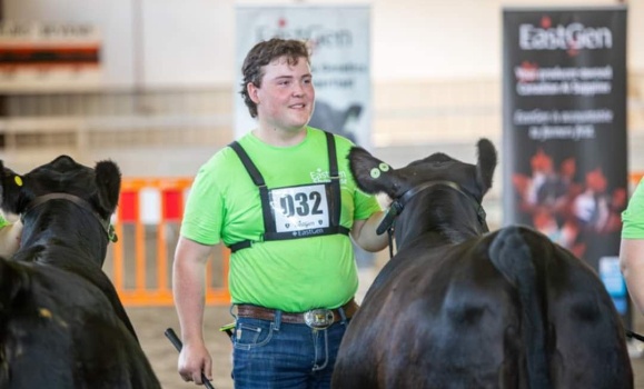First Maritimer to win Canada’s top junior Angus cattle award is a Dal student - Dal News