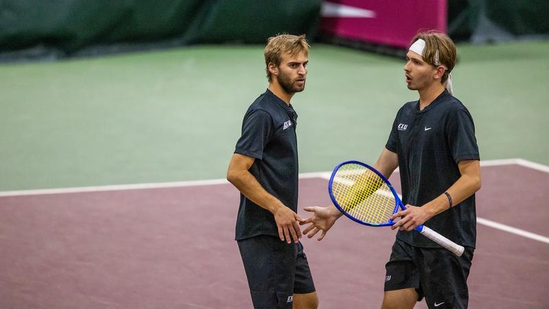 Men’s Tennis Splits Doubleheader on Wednesday