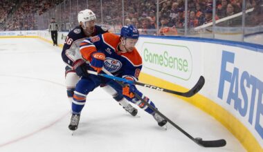 Oilers trade Mangiapane, first-round draft pick to Blackhawks for Dickinson, Dach