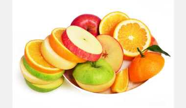 U.S. study links berries, apples and citrus to higher well-being