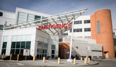 Advocacy groups call on feds to review Alberta's Bill 11 health-care reforms