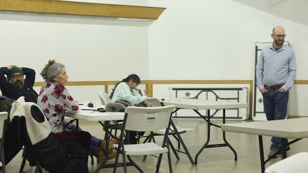 Mackenzie Valley Highway plans move ahead but funding likely depends on extension to Inuvik