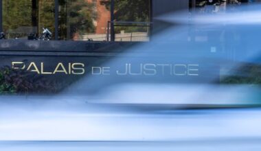 Montreal teacher challenges school policy on hiding student gender identity from parents