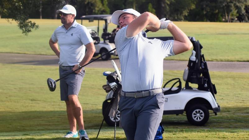 Lee Leads Men's Golf After Opening Round Of The Hayt