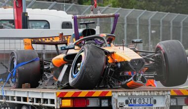 McLaren driver Oscar Piastri of Australia's car is taken from the track track after he crashed during the formation lap ahead of the Australian Formula One Grand Prix at Albert Park, in Melbourne, Australia, Sunday, March 8, 2026. (AP Photo/Scott Barbour)