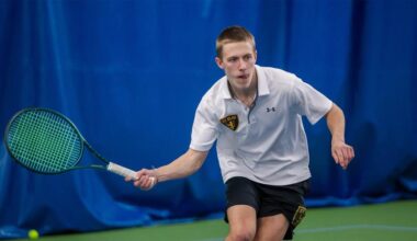 Men's tennis wins third straight over Johnnies