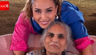 Iulia Vantur shares RARE photo with Salman Khan’s mother Salma Khan and Helen on Women’s Day: 'I'm a blessed daughter' |