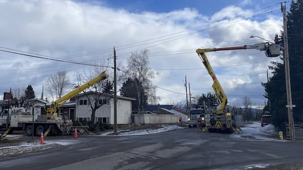 Intense windstorm damages hotel, power lines in B.C. as gusts top 110 km/h