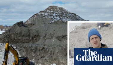 How Toronto's snow mountains hide a toxic secret – video | Toronto