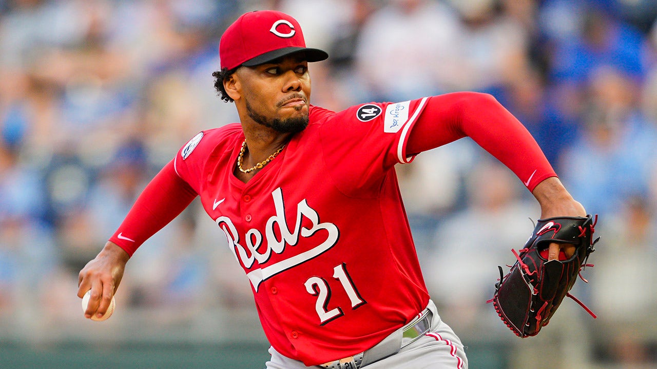 MLB news: Reds' Hunter Greene dealing with elbow issues
