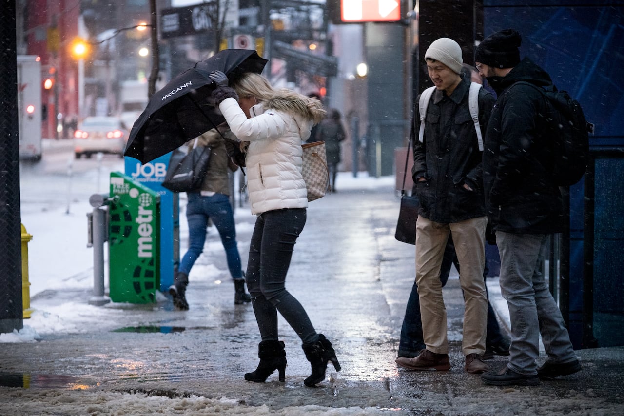 Its cold again in Southern Ontario after a period of warming causing slippery streets and sidewalks in Toronto. (Evan Mitsui/CBC)