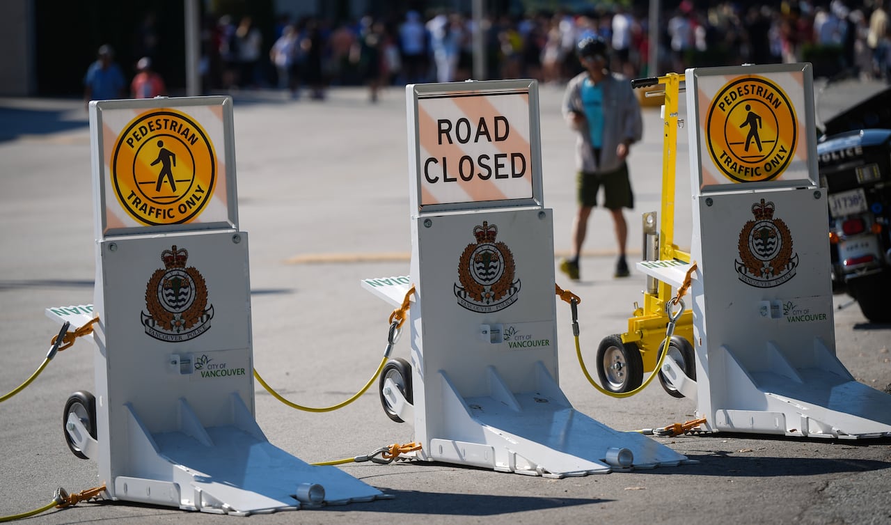 Barriers that read 'Pedestrian traffic only', and 'road closed'.