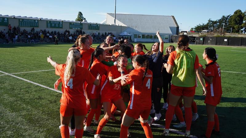 Women’s Soccer Signs Eight For Class of 2030