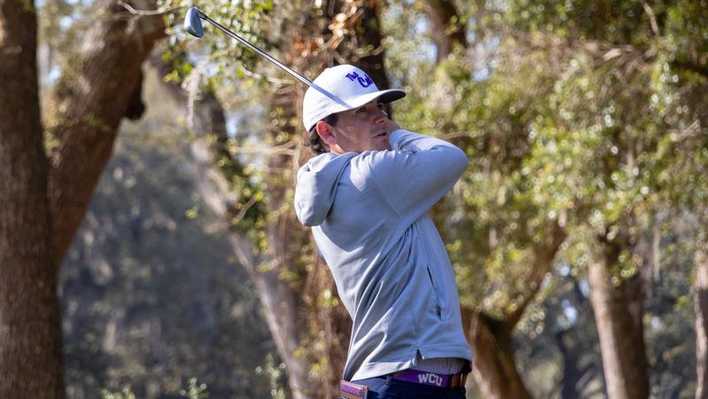 Men’s Golf Tied for First; Butcher, Jones Tied for 8th at The Peoples