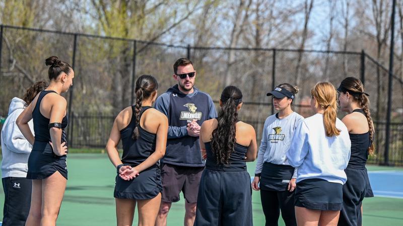 Tennis Falls On Friday To Omaha