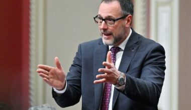 Ottawa grants 12-month permit extension for Quebec permanent resident applicants