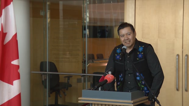 Sahtu leaders welcome Ottawa's support for Mackenzie Valley Highway after decades of work