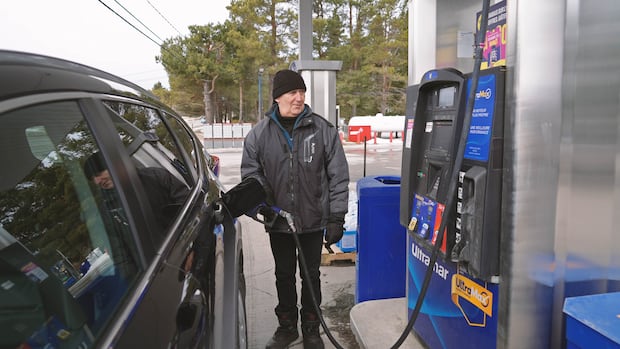 Prices at the pump keep going up. Should Quebecers be getting a rebate?