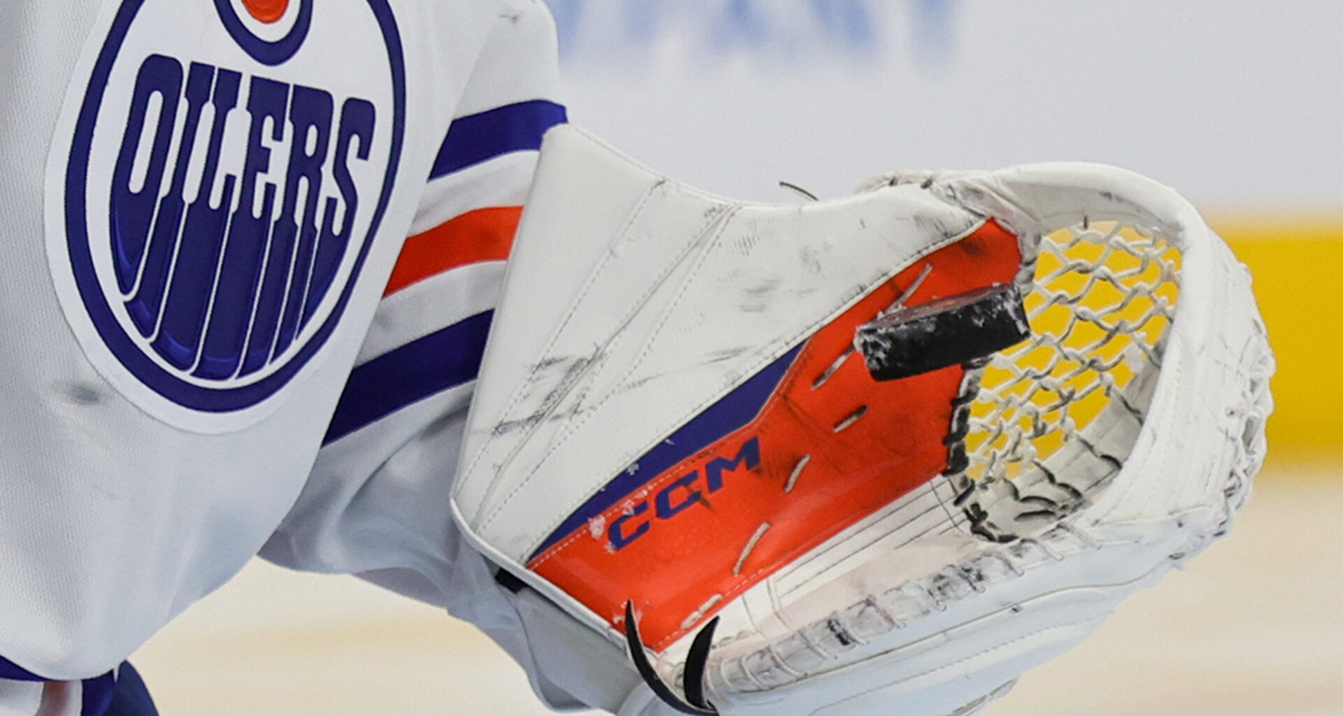 Oilers Could Have Intriguing Goaltending Prospect in Pipeline