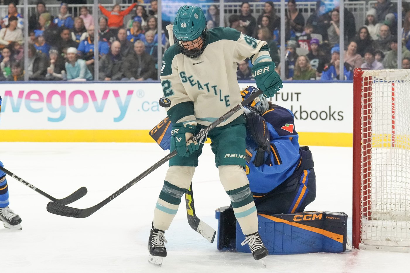 Kirk makes 32 saves to earn first PWHL shutout in Toronto’s 2-0 win over Seattle