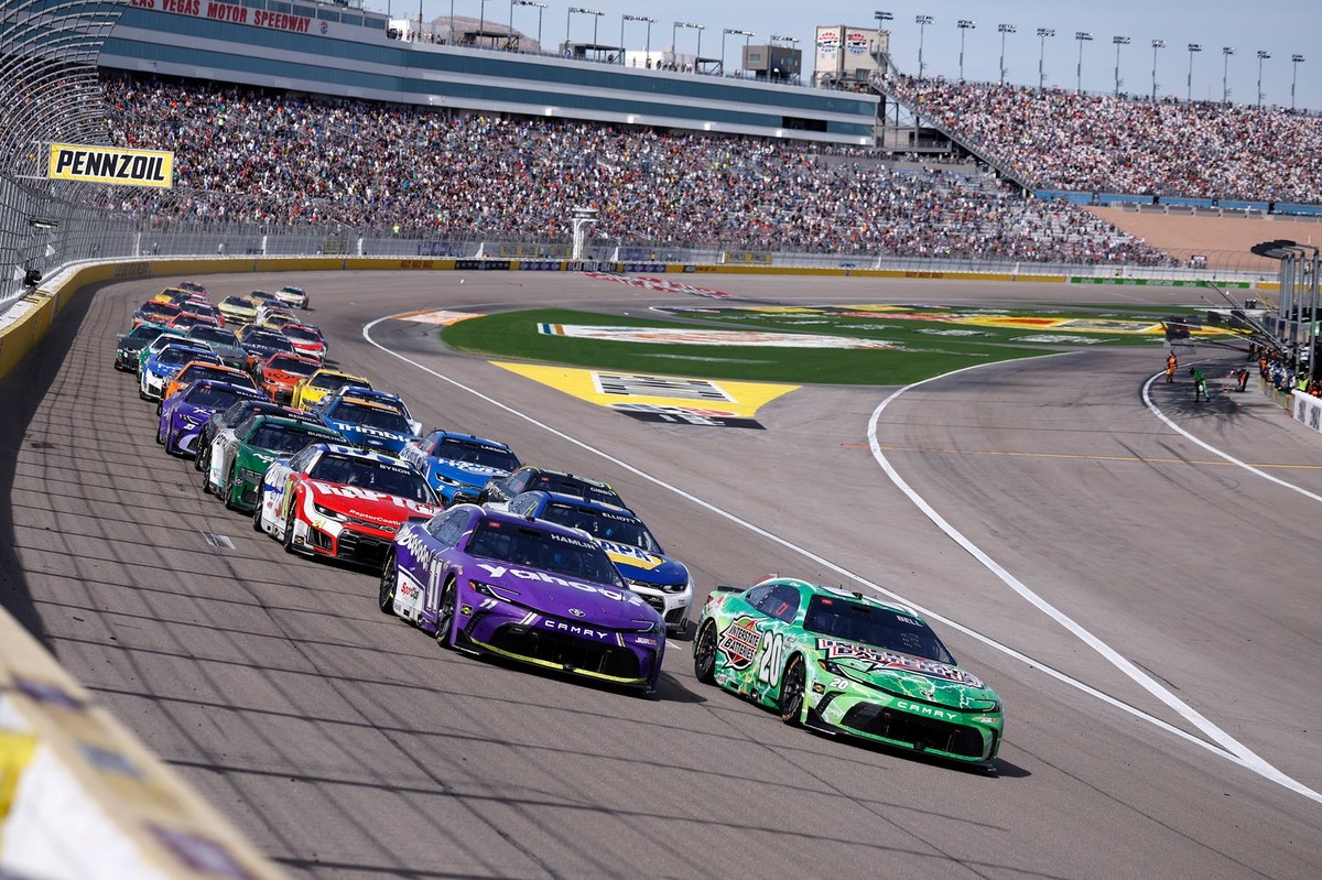 Complete NASCAR Cup points standings after Las Vegas I