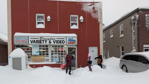 'Extremely hazardous' winter storm closes highways in northeastern Ontario