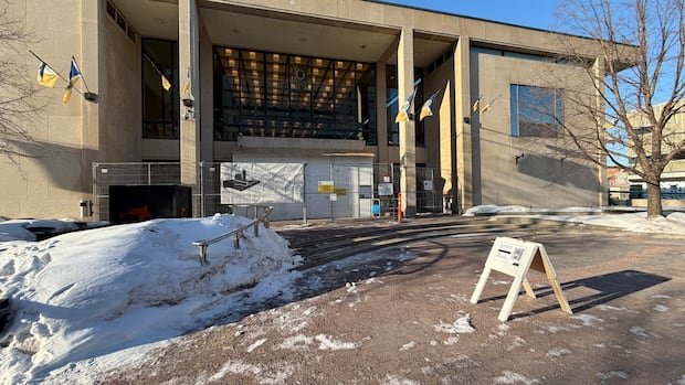 Construction begins on security upgrades at Winnipeg City Hall