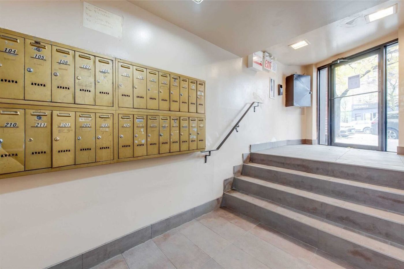 677 College Street Toronto