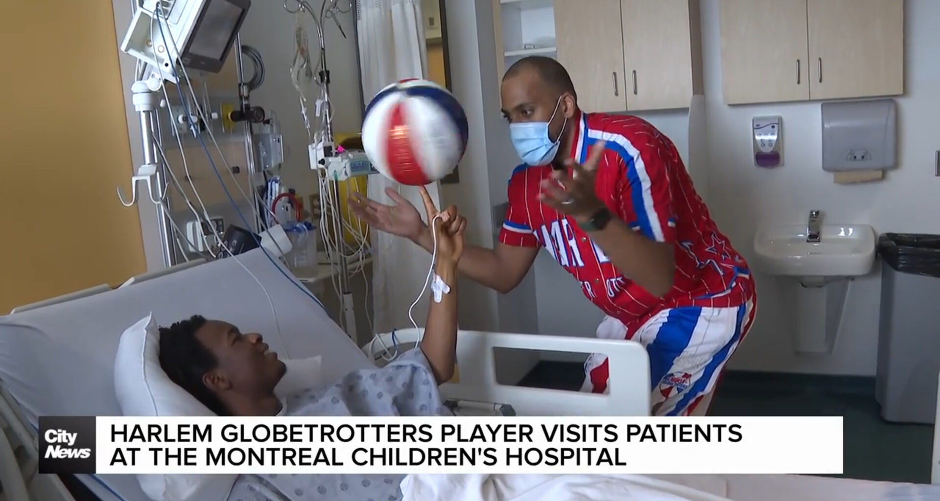 Harlem Globetrotter visits Montreal Children's Hospital