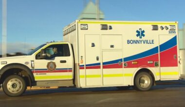 Rural Alberta municipalities probe premier on ambulance response times, healthcare services