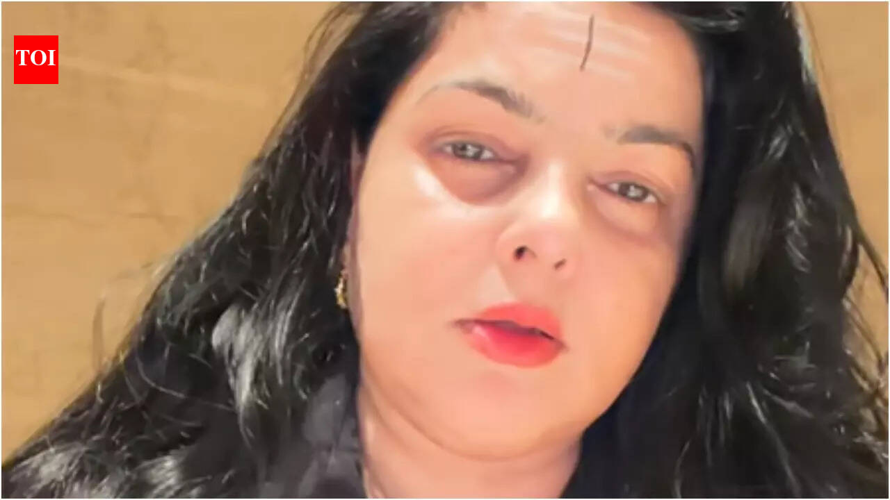 Shah Rukh Khan: Mamta Kulkarni: 'I ended up performing the whole song': Mamta Kulkarni reveals how Salman and Shah Rukh Khan pranked her on ‘Karan Arjun’ set |