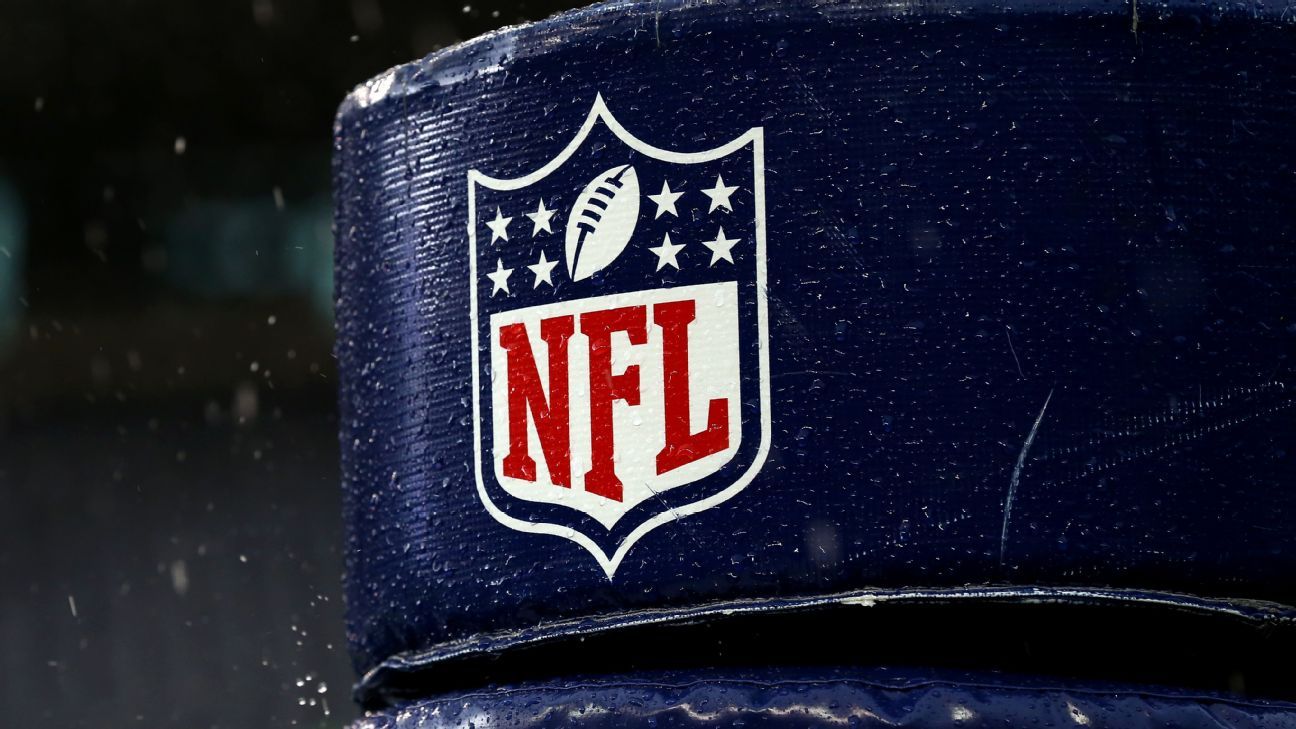 Sources: NFL command center might assist if replacement refs used