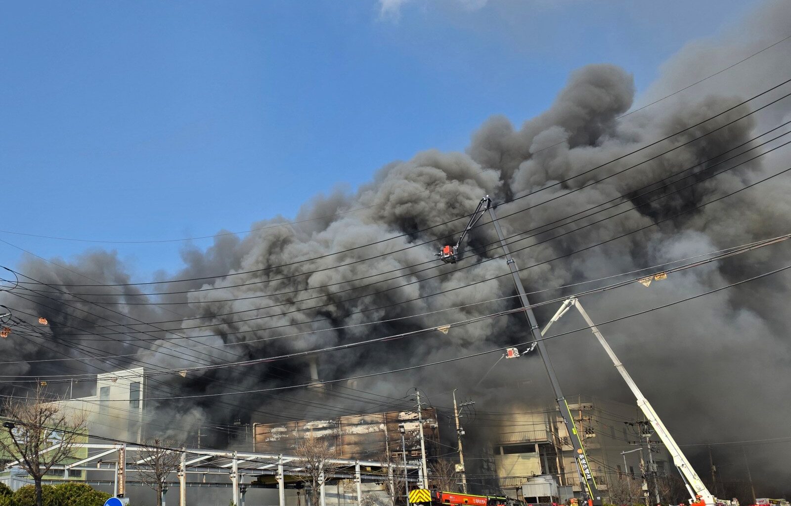 Fire at South Korean auto parts factory injures at least 53 – Winnipeg Free Press
