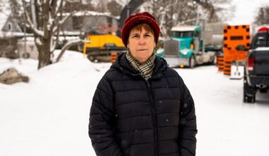 Manor Park braces for next round in sidewalk fight