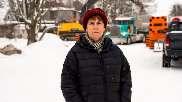 Manor Park braces for next round in sidewalk fight