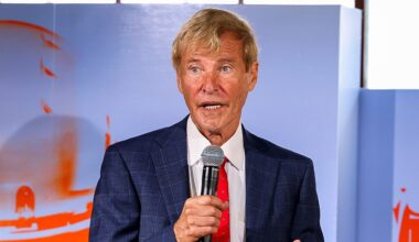 Sports agent Leigh Steinberg proposes NFL ticket solution for families