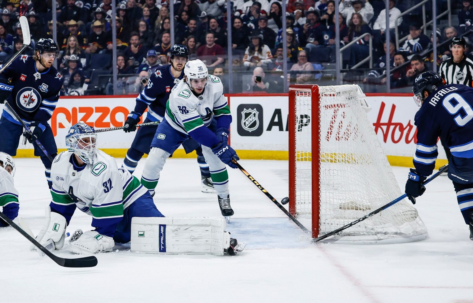 Vancouver Canucks ink defenceman Victor Mancini to two-year extension – Winnipeg Free Press