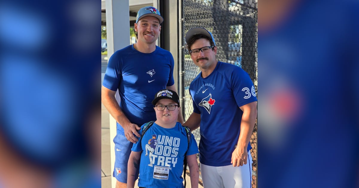Toronto Blue Jays meet St. Thomas baseball fan who has weeks to live