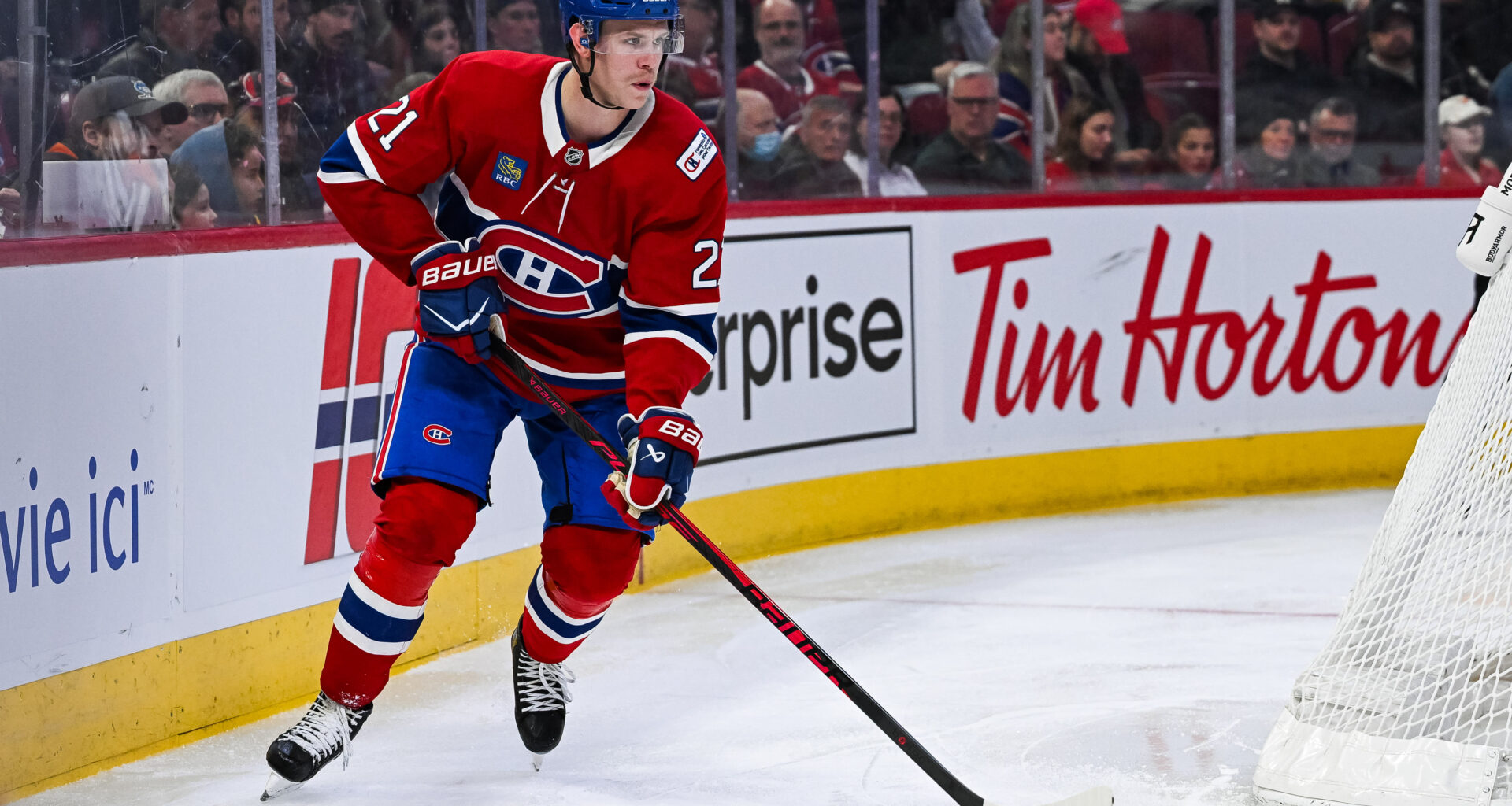 Montreal takes over late to rout the Islanders