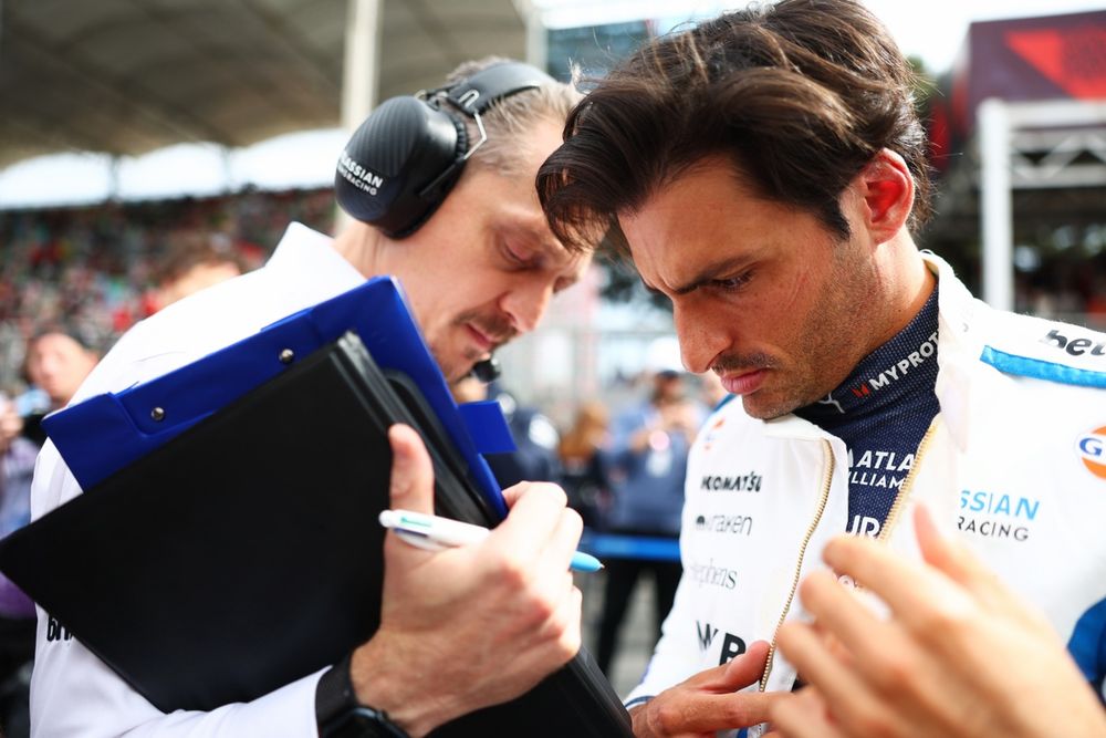 Carlos Sainz with Gaetan Jego