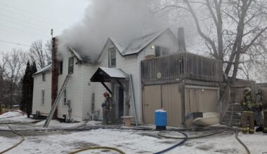 Firefighters battle morning blaze in Manotick