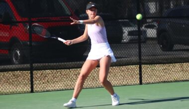 Women’s Tennis ends win streak at unbeaten North Florida