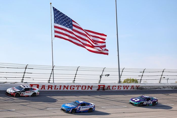 Denny Hamlin, Joe Gibbs Racing, Kyle Larson, Hendrick Motorsports, Alex Bowman, Hendrick Motorsports