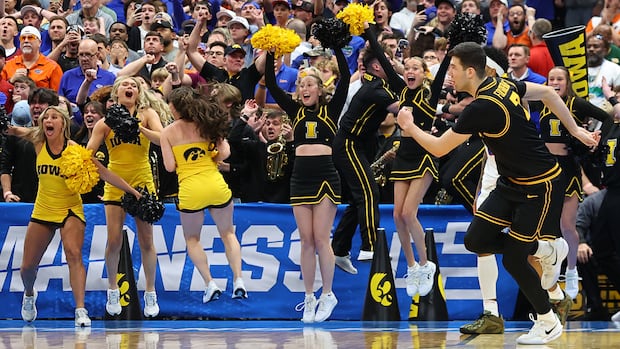 Iowa knocks out No. 1 seed, defending champion Florida in 2nd round of men's March Madness