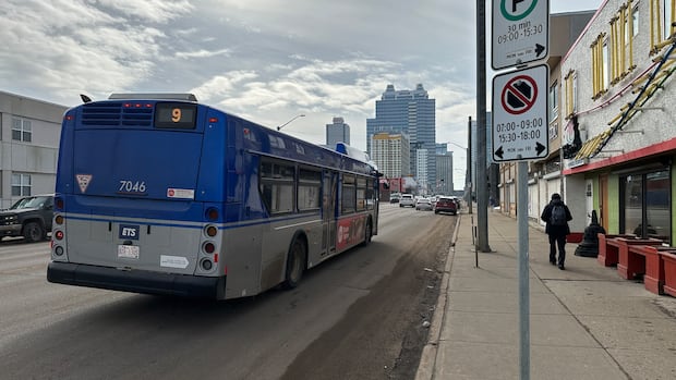 Edmontonians flag safety, parking concerns as city mulls transit priority measures, bus rapid transit