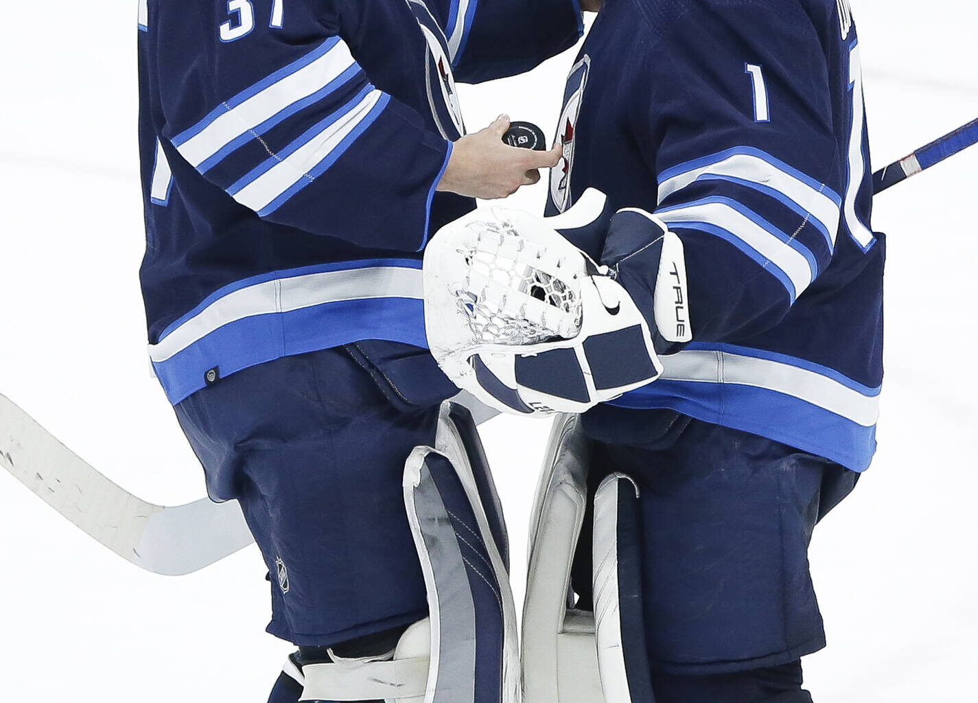 As playoff hopes dwindle, should there be a Jets goalie controversy? – Winnipeg Free Press